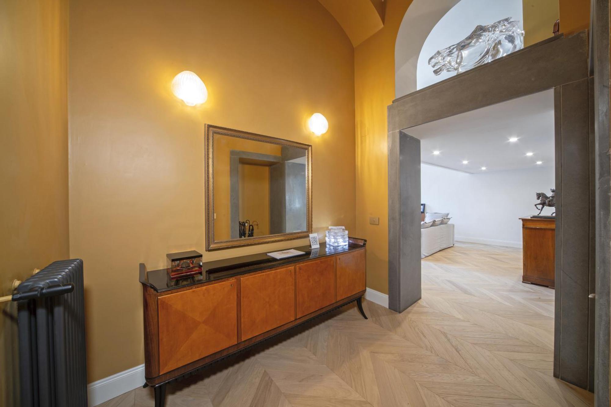 Timeless Elegance In Trastevere *
